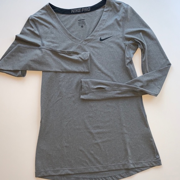 Nike Pro v-neck layering shirts - Picture 4 of 6